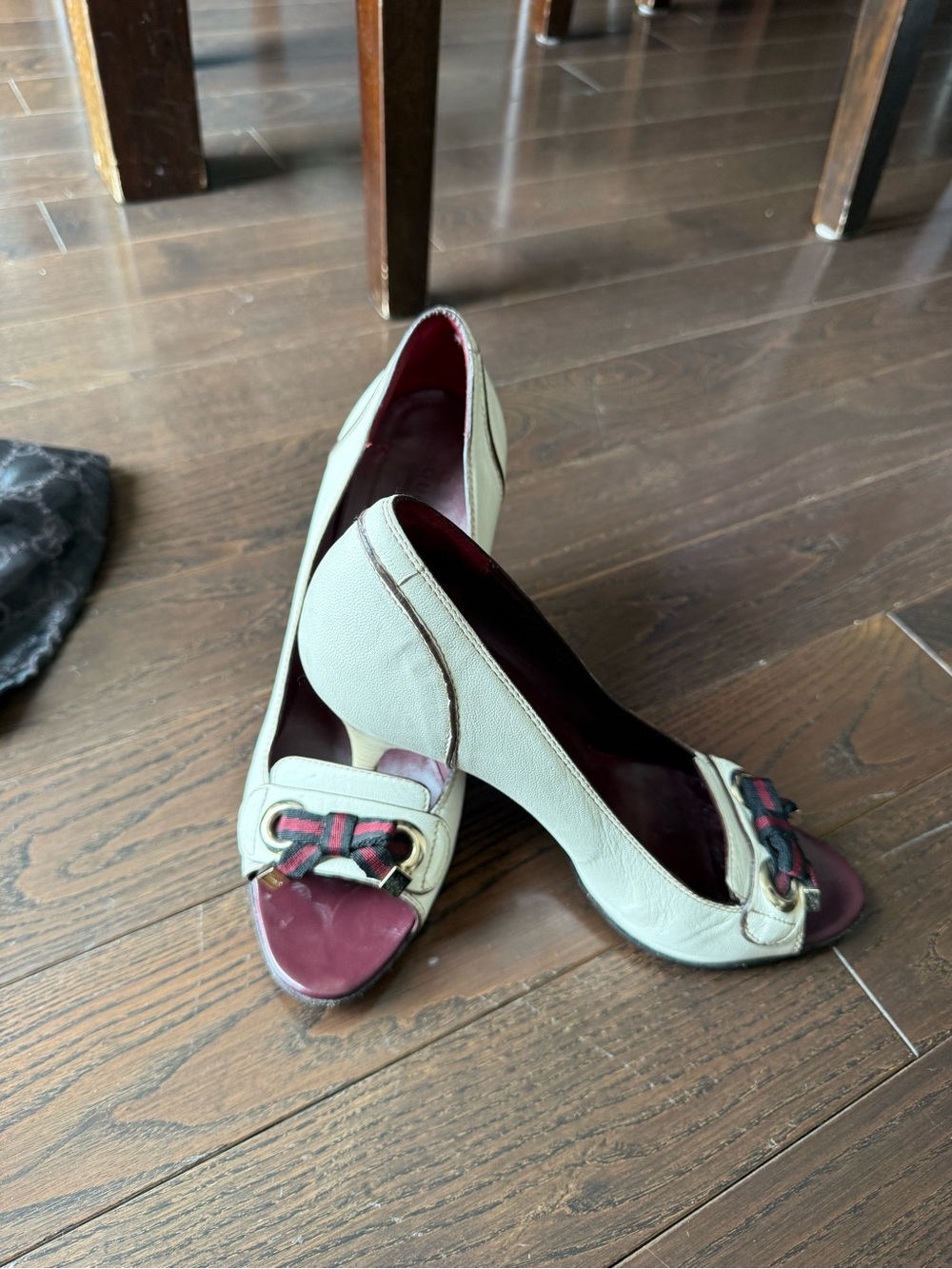 Authentic Gucci Women’s Cream Peep-Toe Heels Size 7 1/2 C